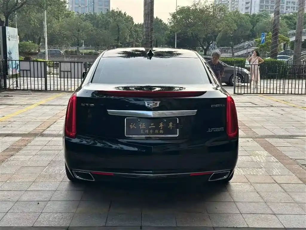 Cadillac XTS 2017 — фото 8