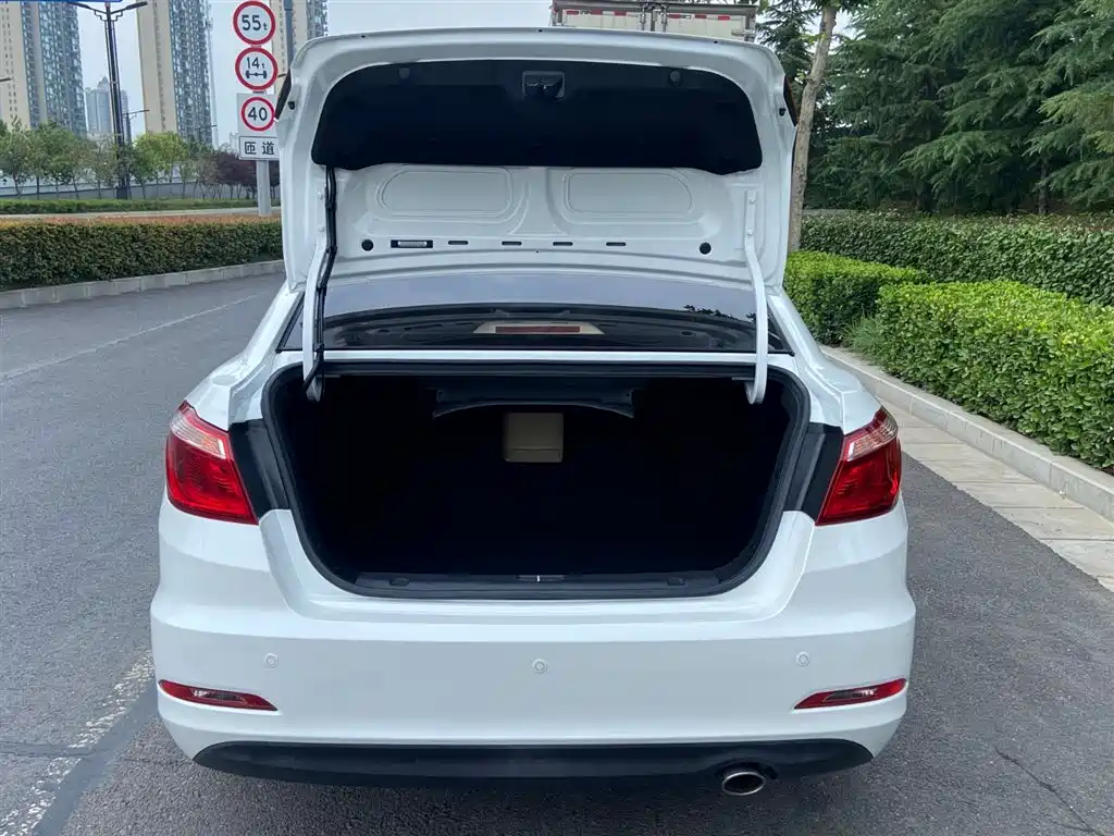 Changan Eado 2016 — фото 18