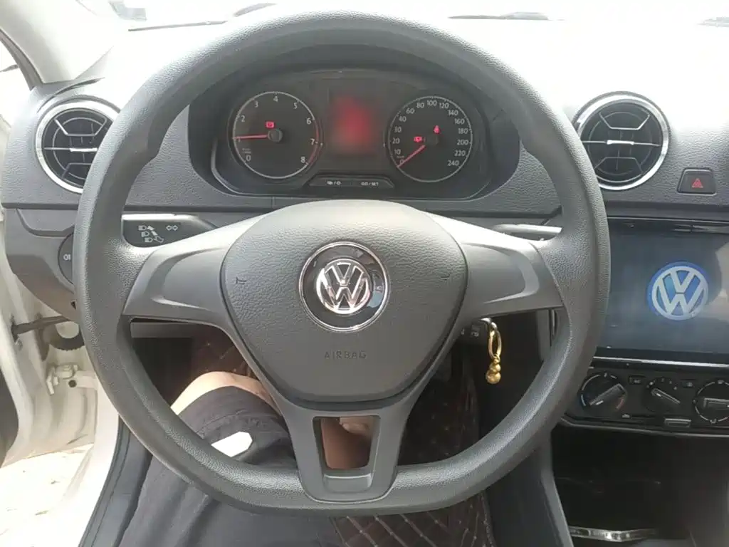 Volkswagen Jetta 2017 — фото 11
