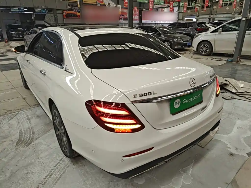 Mercedes-Benz E-Class 2020 — фото 23