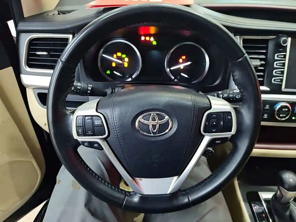 Toyota Highlander 2015 — фото 11