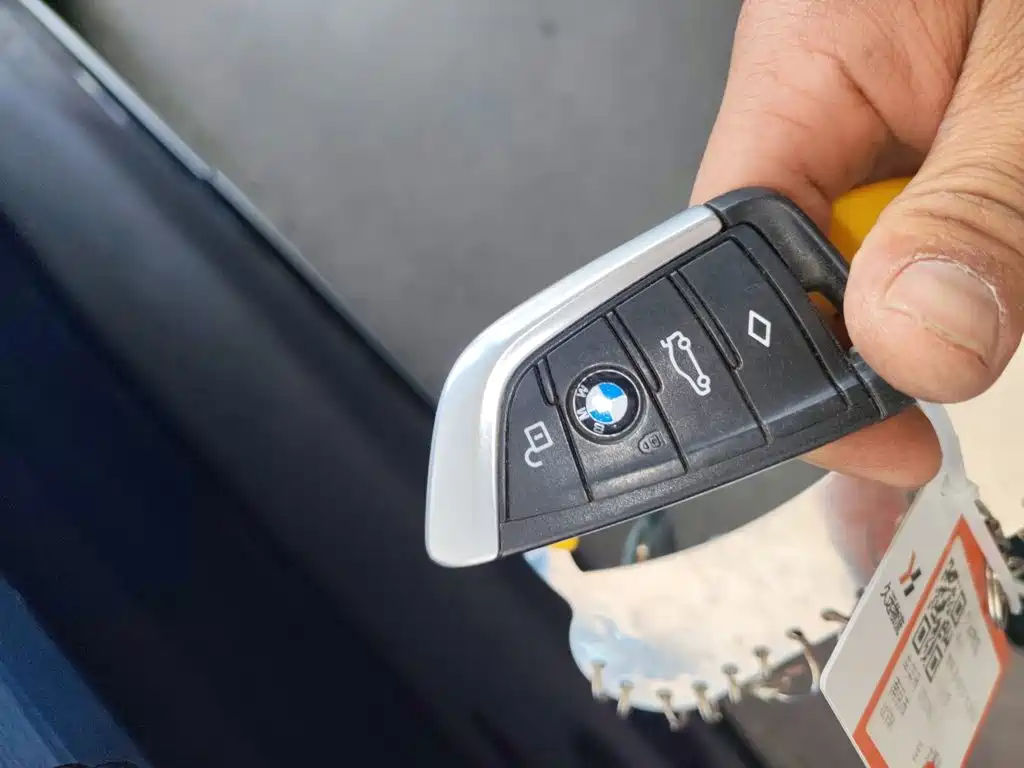 BMW iX3 2021 — фото 17