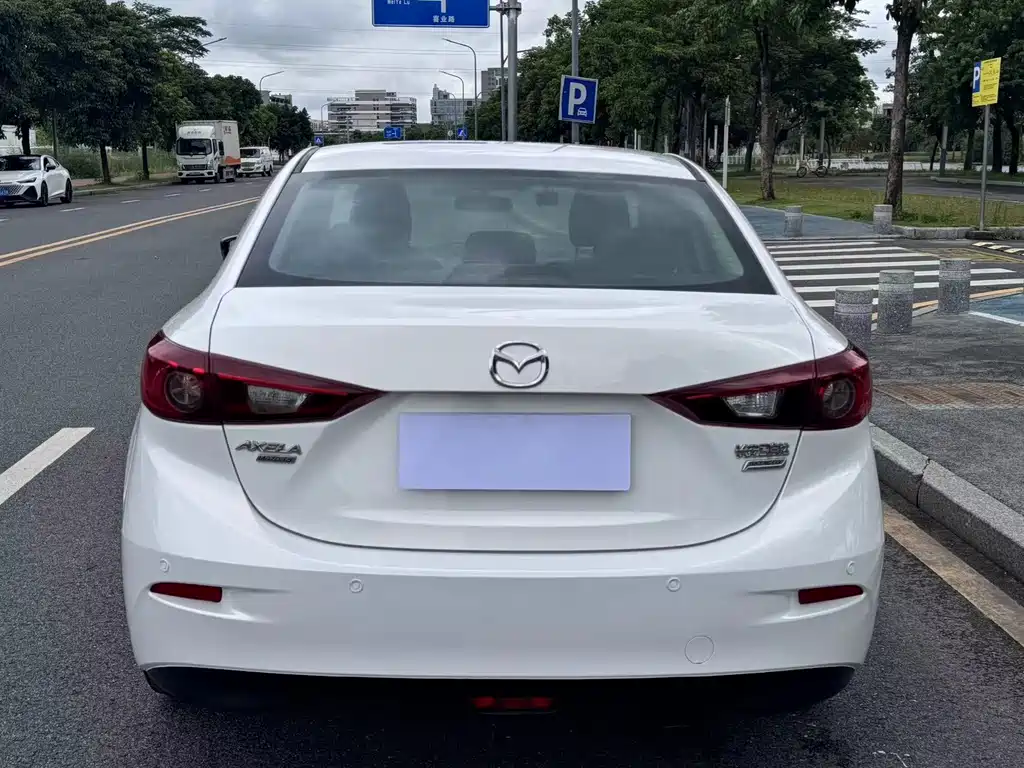 Mazda 3 Axela 2015 — фото 9