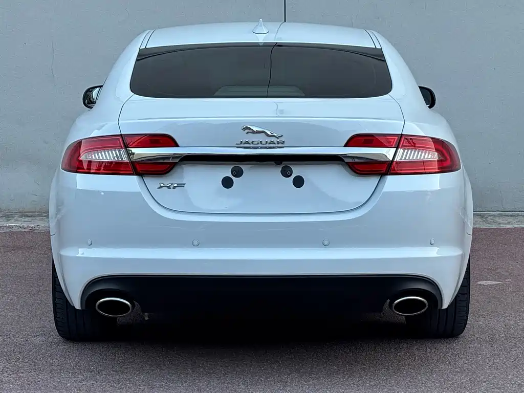 Jaguar XF 2015 — фото 4