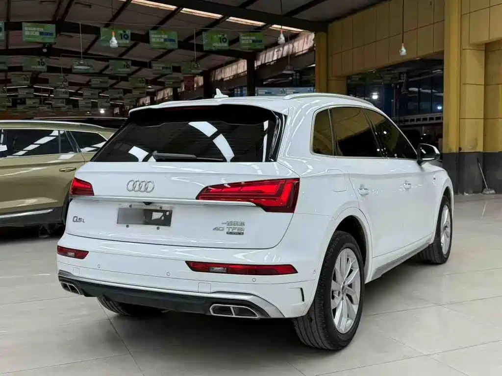 Audi Q5L 2022 — фото 8