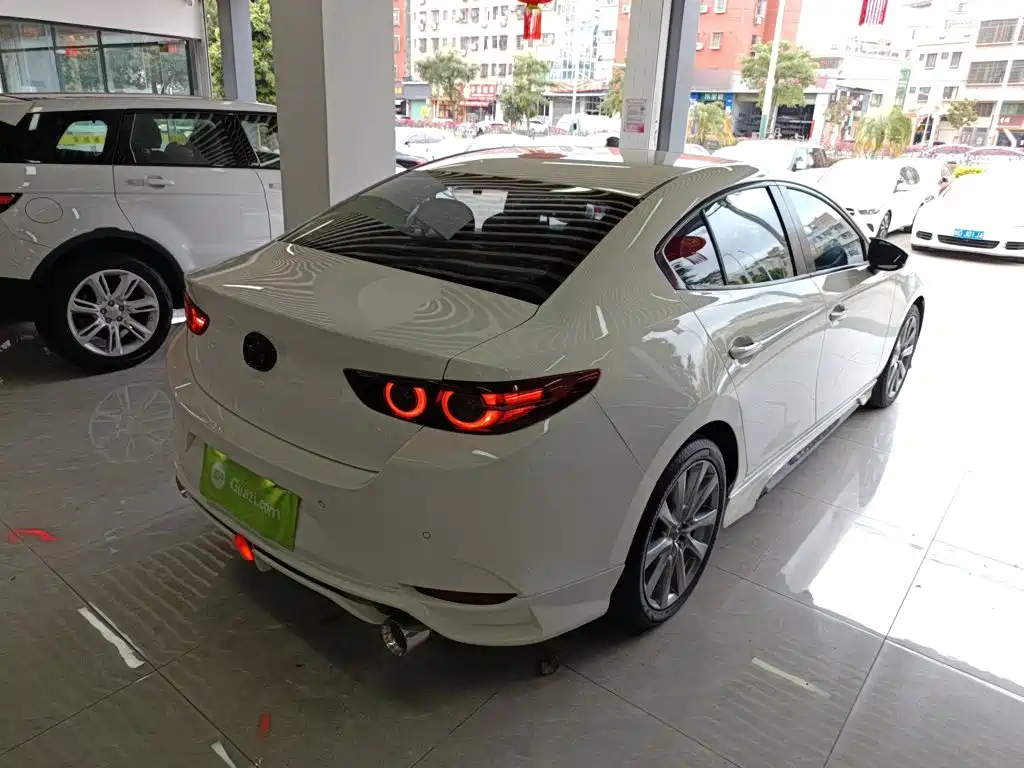 Mazda 3 Axela 2021