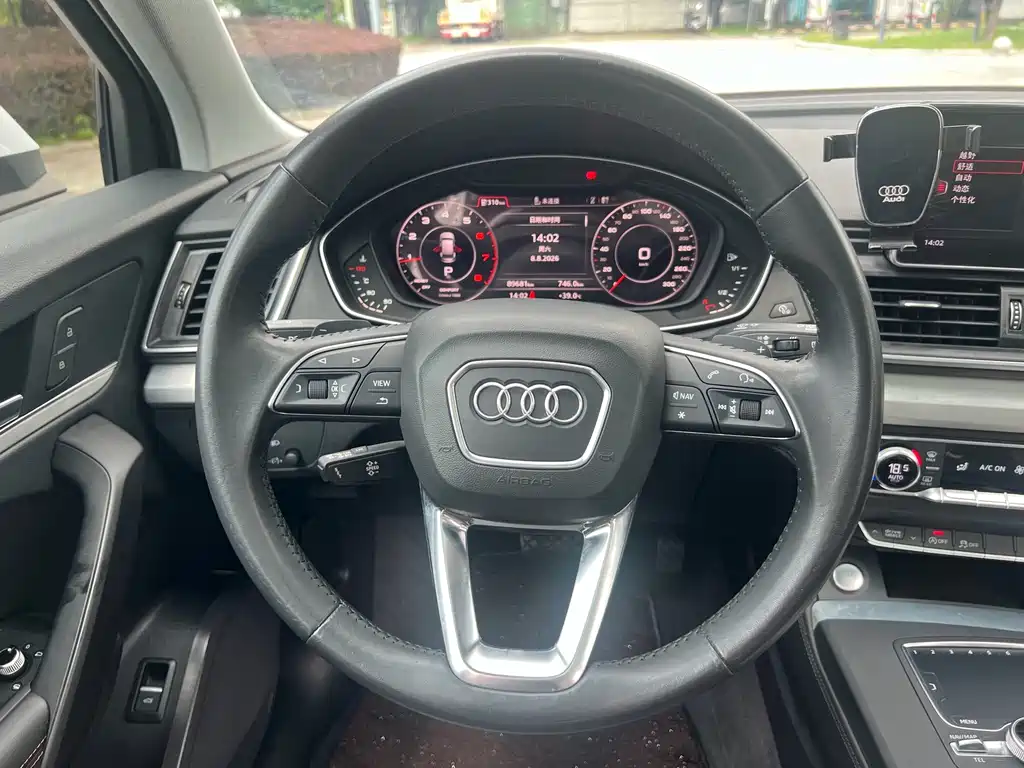 Audi Q5L 2019 — фото 8