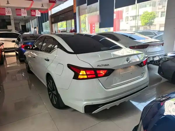 Nissan Teana 2023