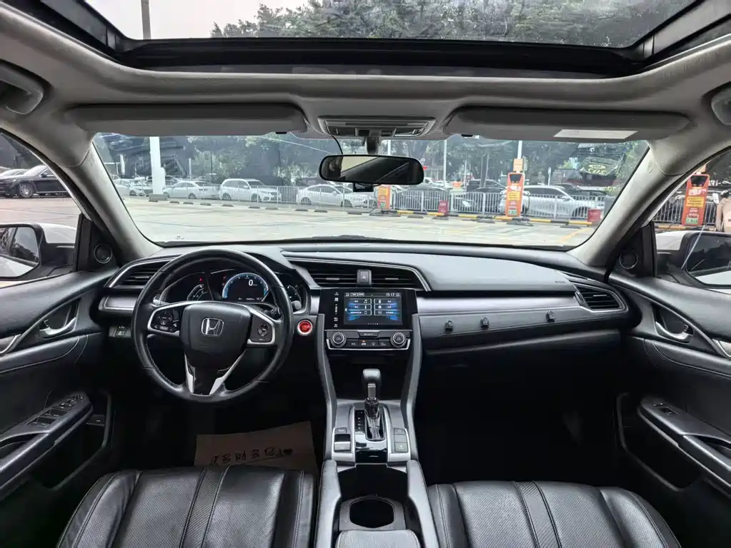 Honda Civic 2018 — фото 13
