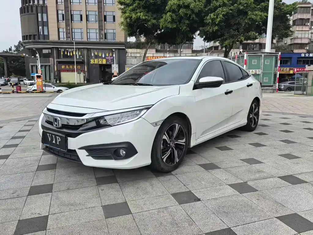Honda Civic 2018 — фото 3