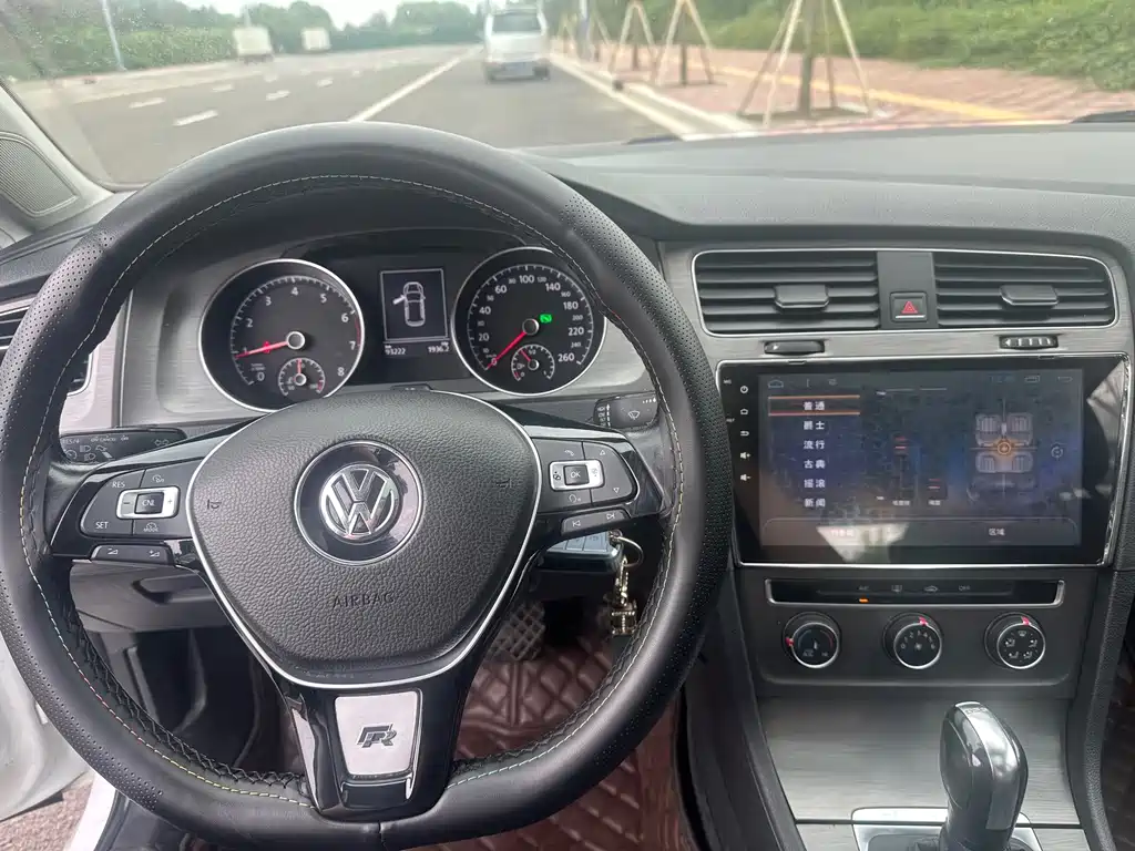 Volkswagen Golf 2016