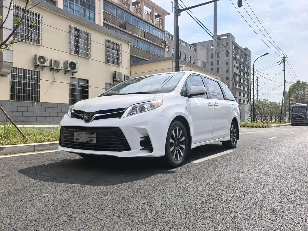 Toyota Sienna 2019
