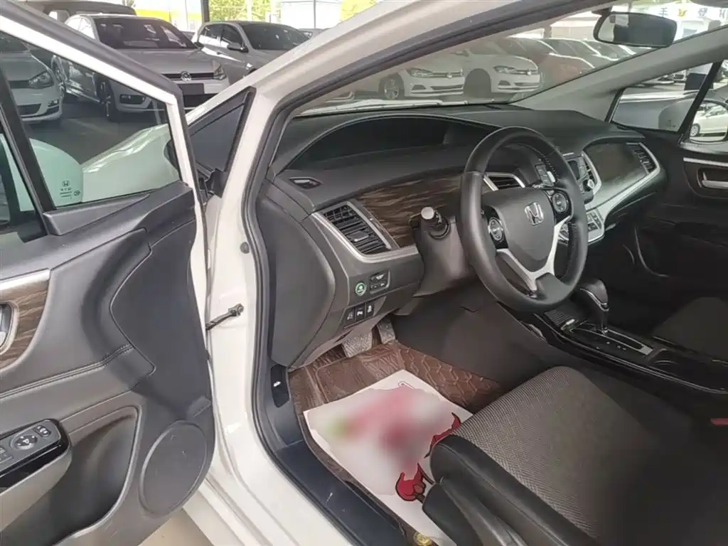 Honda Jade 2017 — фото 16