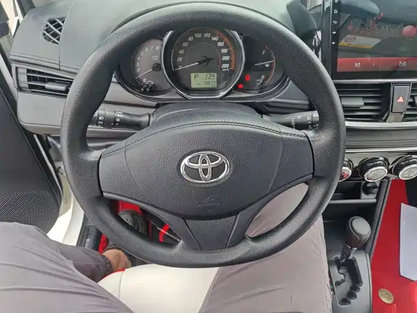 Toyota Yaris L 2020