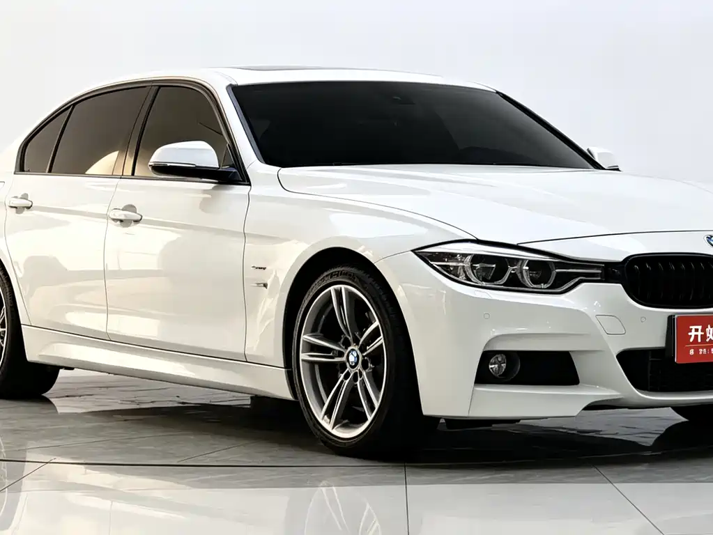 BMW 3 Series 2018 — фото 9