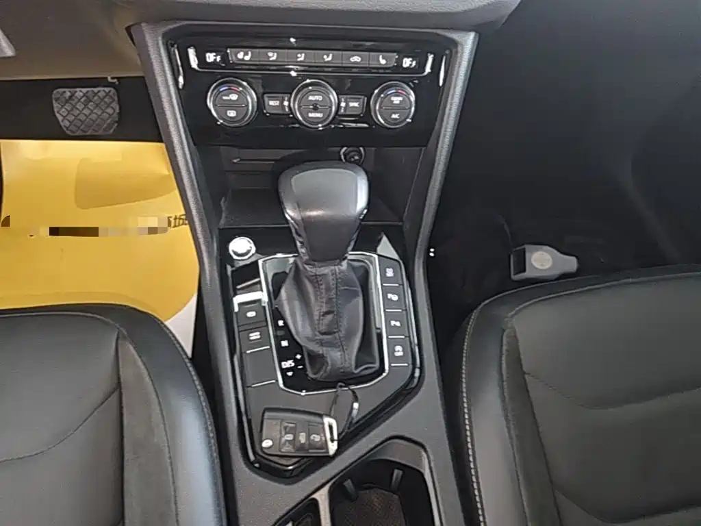 Volkswagen Tiguan L 2020 — фото 14