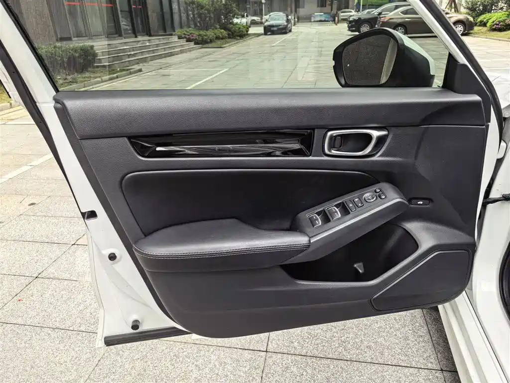 Honda Civic 2025 — фото 17