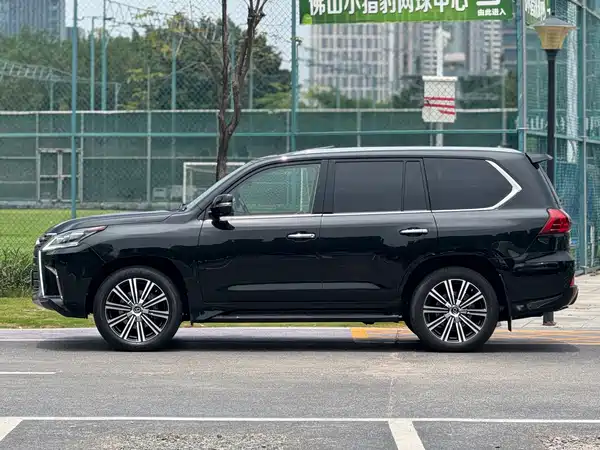 Lexus LX 2017