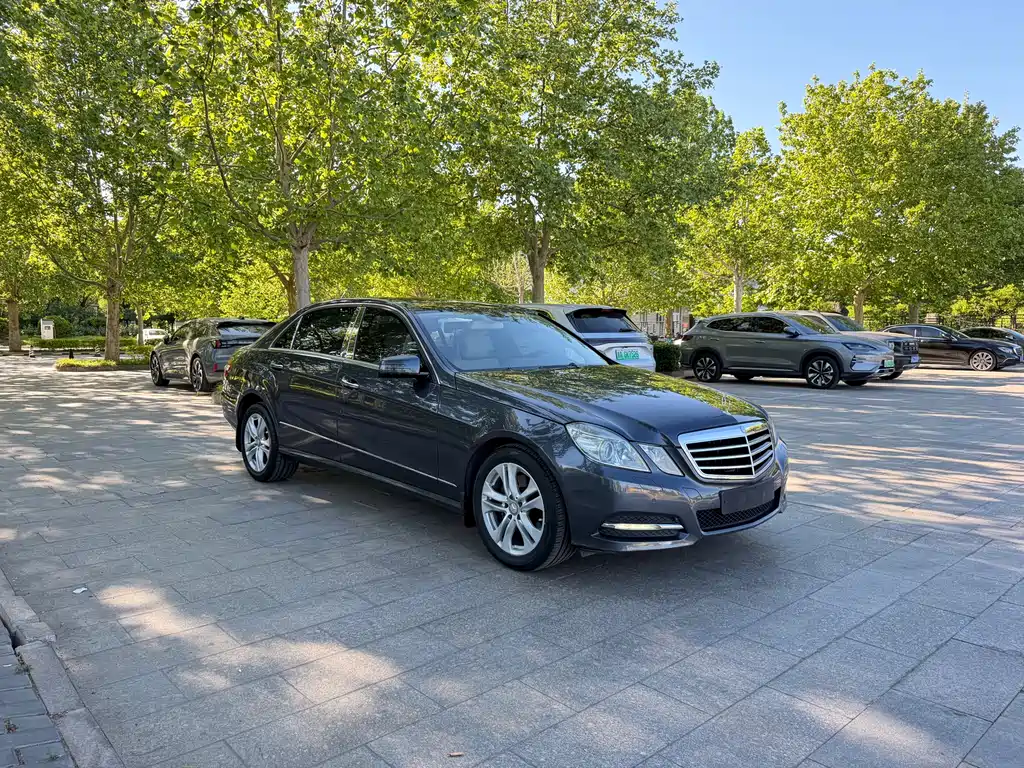 Mercedes-Benz E-Class 2010