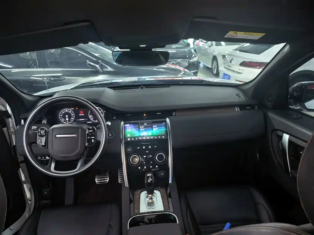 Land Rover Discovery Sport 2021 — фото 10
