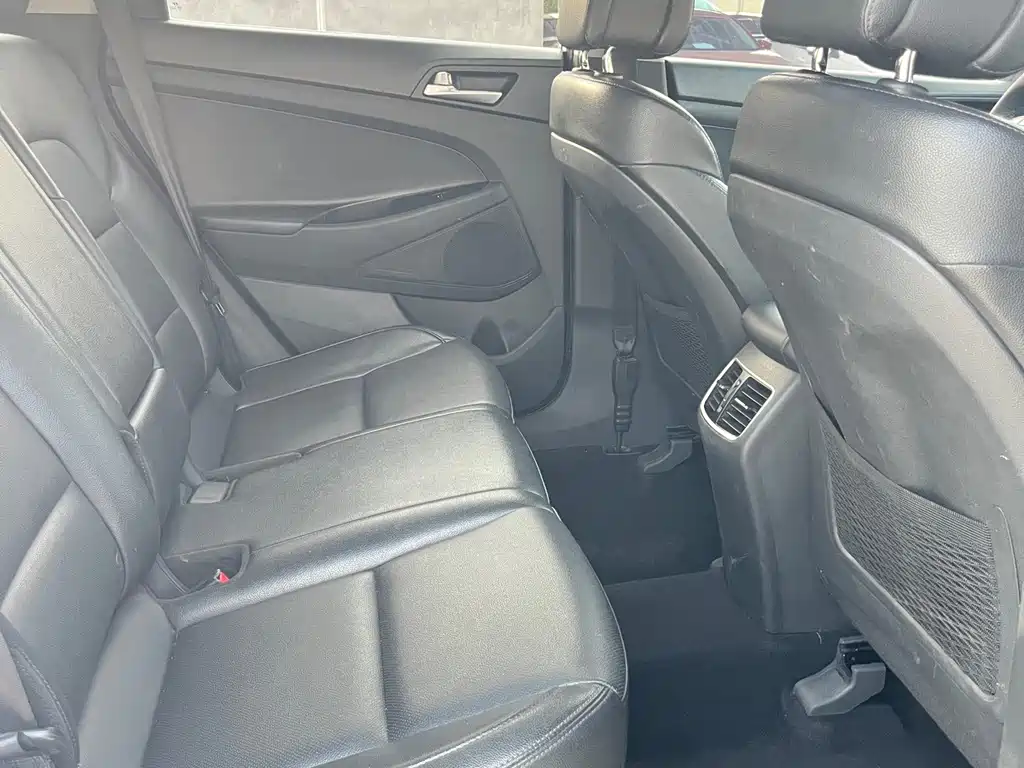 Hyundai Tucson 2018 — фото 12