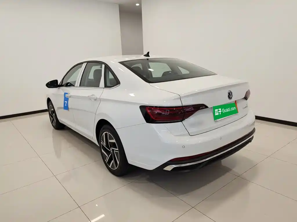 Volkswagen Sagitar 2025