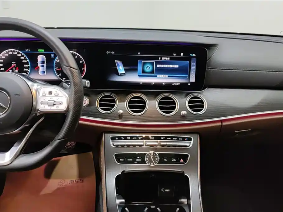 Mercedes-Benz E-Class 2020 — фото 13