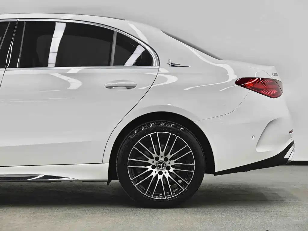 Mercedes-Benz C-Class 2024 — фото 24