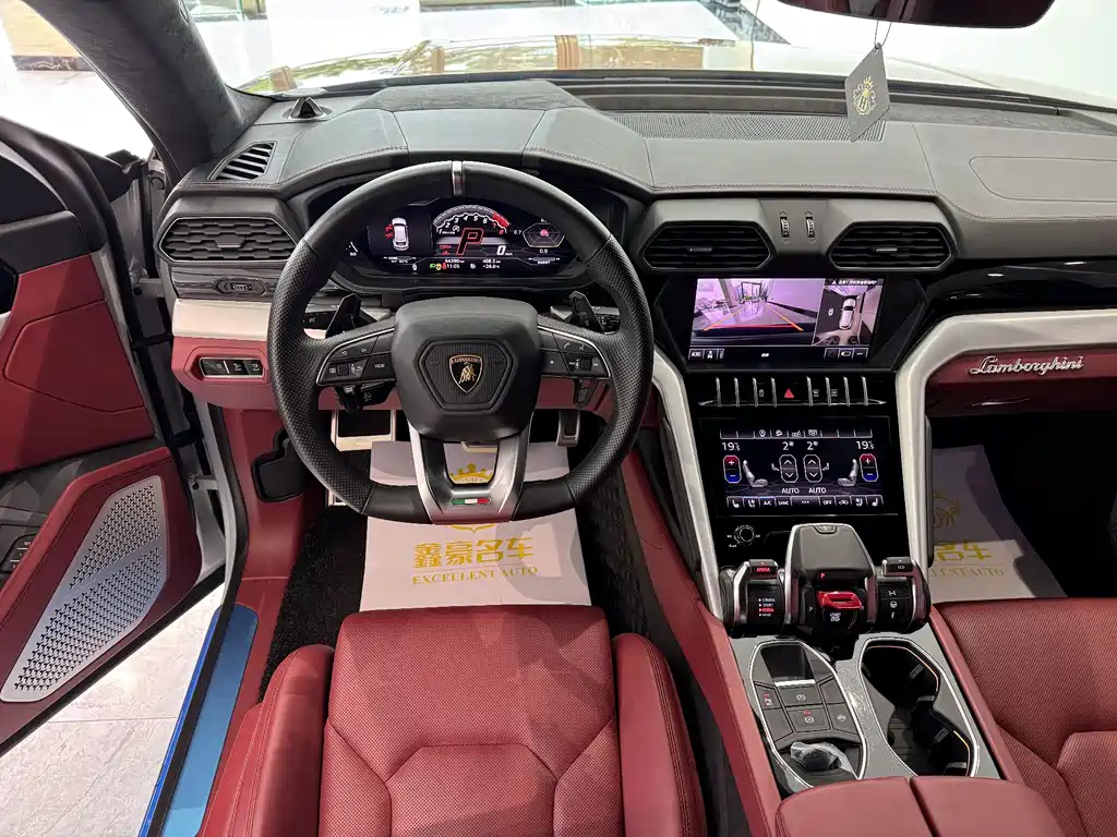 Lamborghini Urus 2018 — фото 12