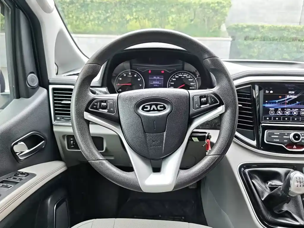 JAC Ruifeng M4 2017 — фото 18