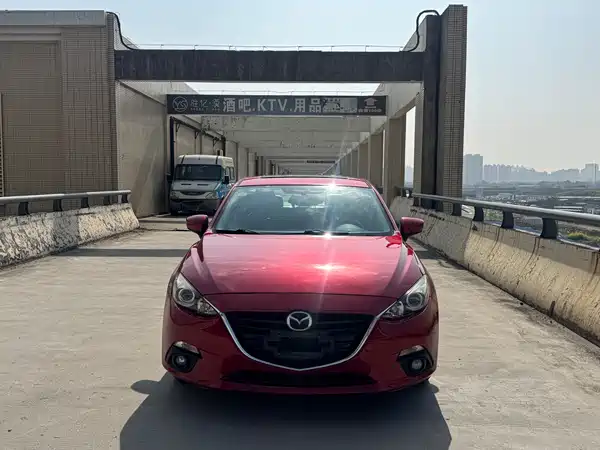 Mazda 3 Axela 2016