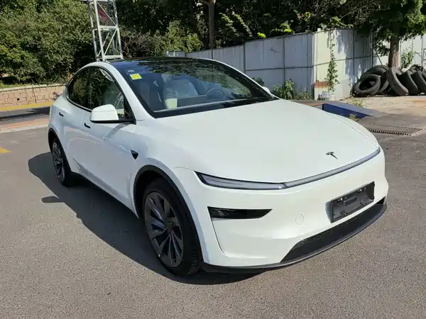 Tesla Model Y 2026