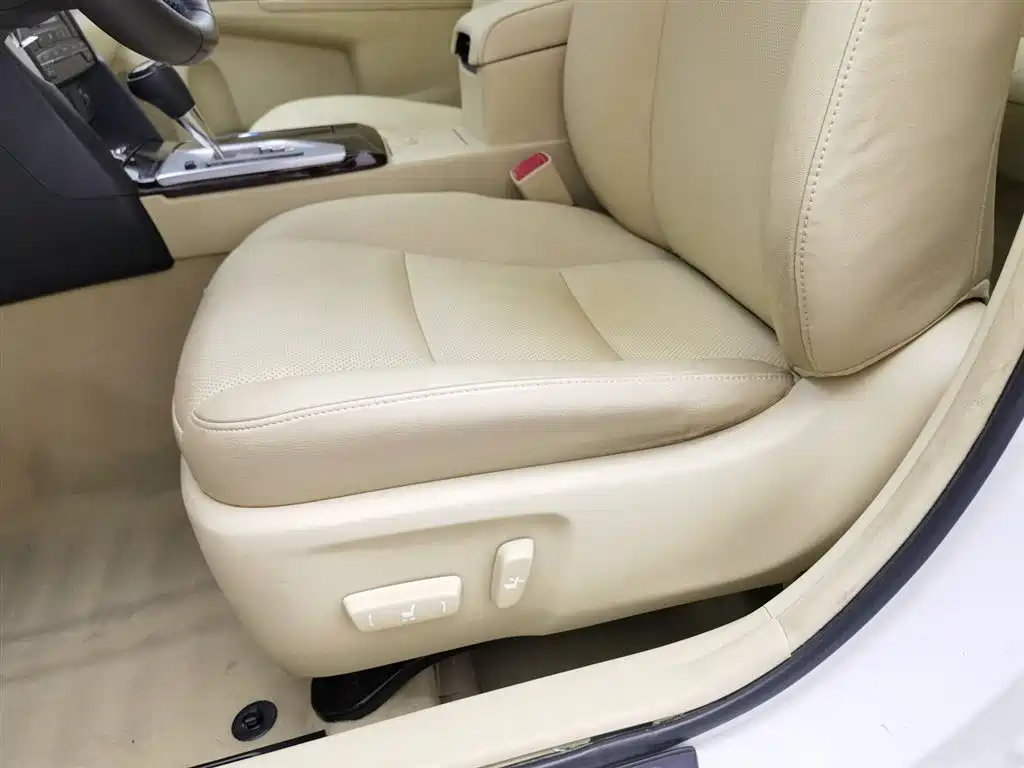 Toyota Camry 2016 — фото 20