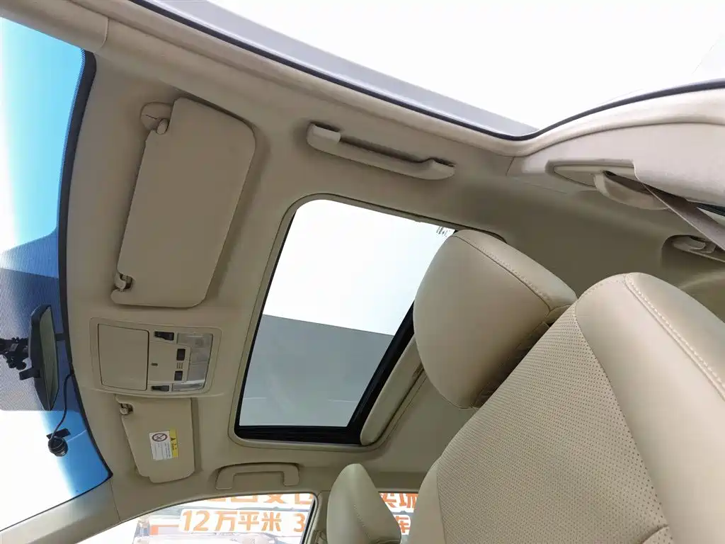 Toyota Camry 2016 — фото 14