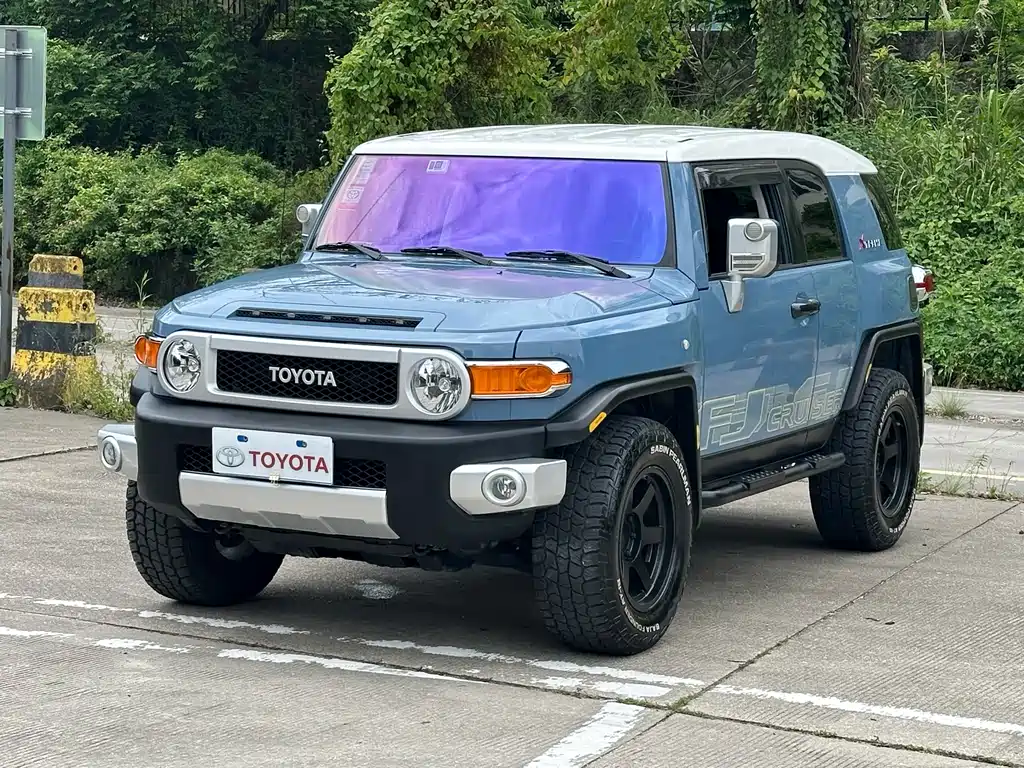 Toyota FJ Cruiser 2019 — фото 1