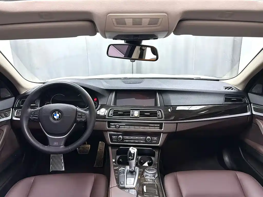 BMW 5 Series 2017 — фото 3