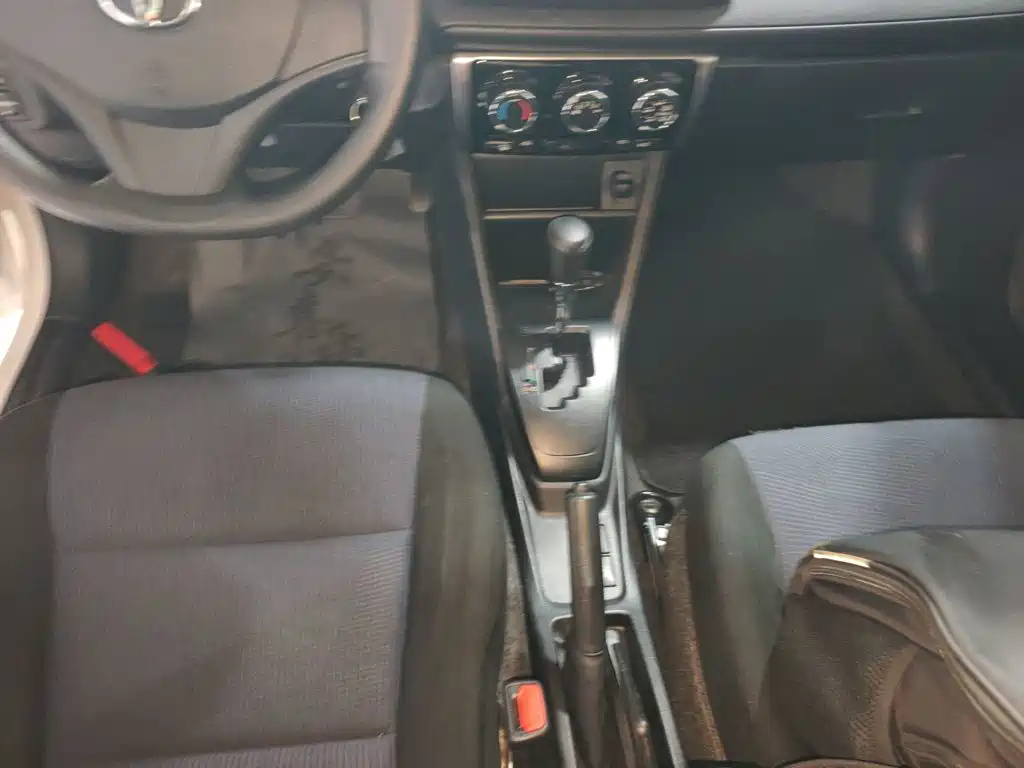Toyota Yaris L 2021 — фото 10