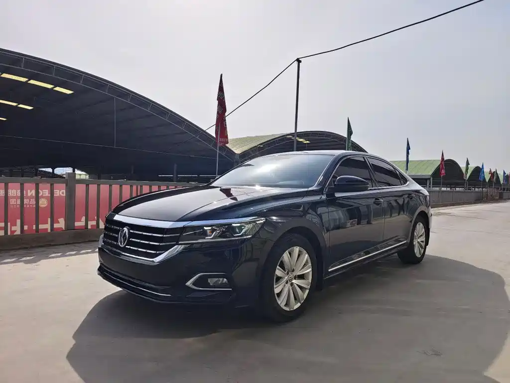 Volkswagen Passat 2019 — фото 1
