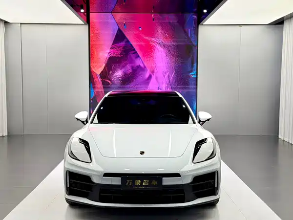 Porsche Panamera 2024