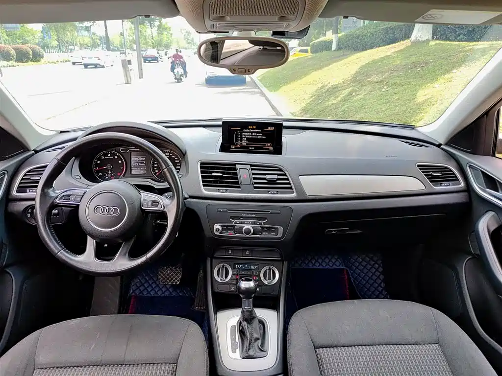 Audi Q3 2016 — фото 10