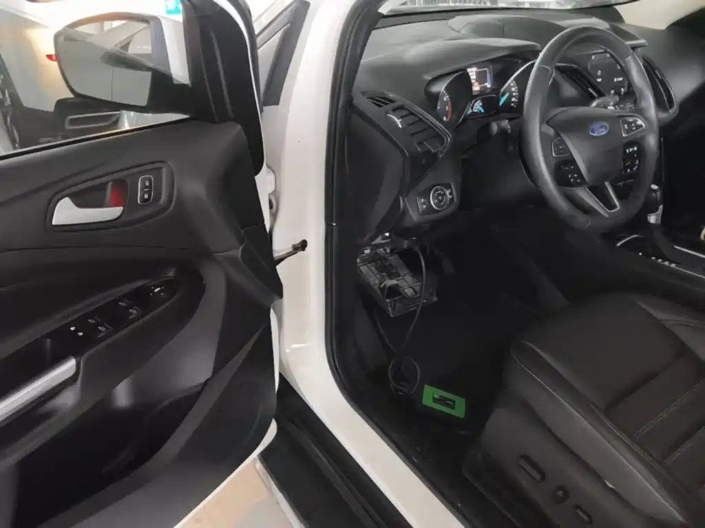 Ford Kuga 2017 — фото 16