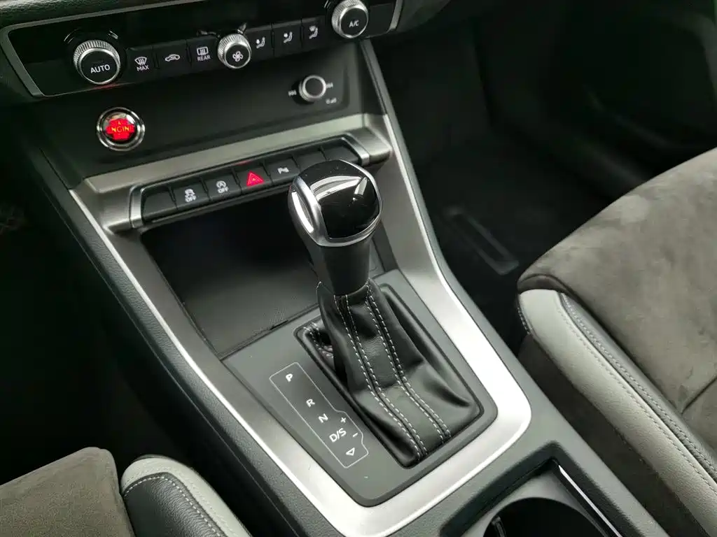 Audi Q3 2022 — фото 13