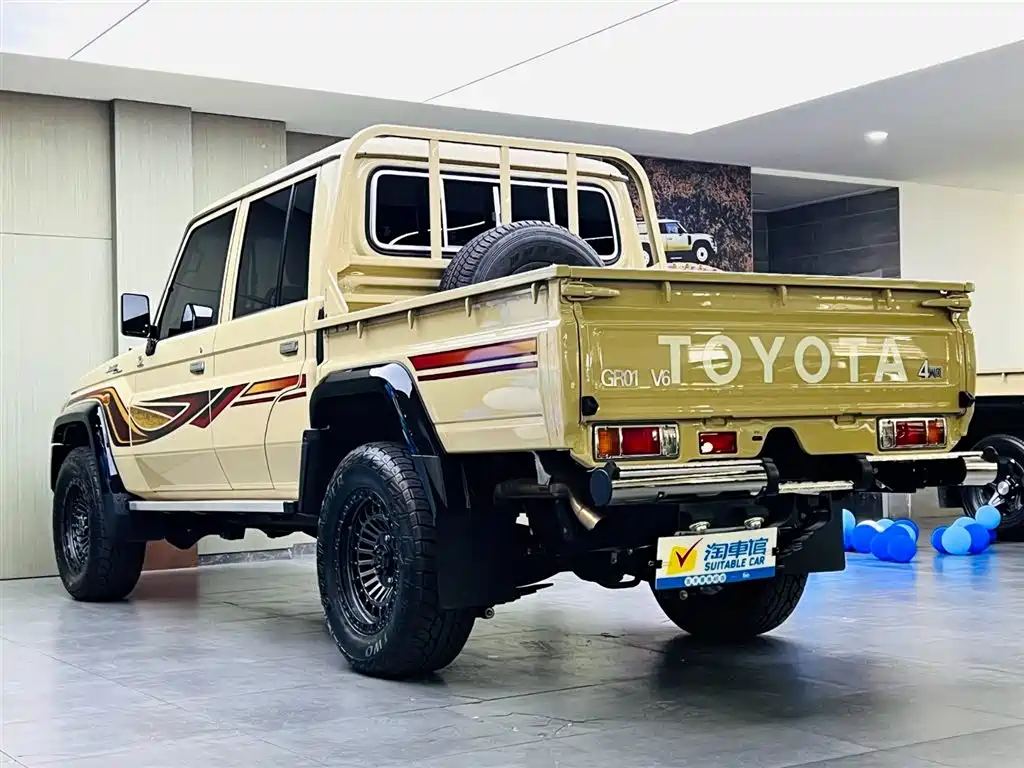 Toyota Land Cruiser 2023 — фото 6