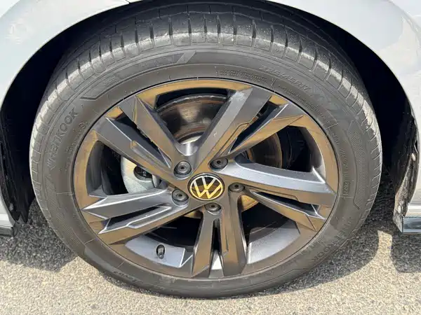 Volkswagen Golf 2021