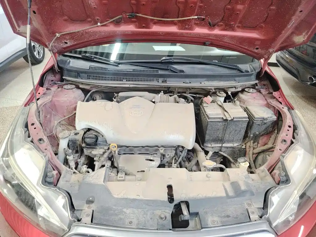 Toyota Yaris L 2015 — фото 20