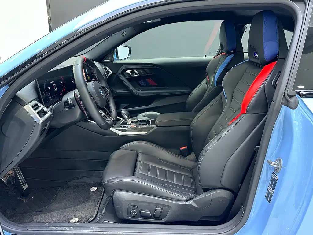BMW M2 2025 — фото 9