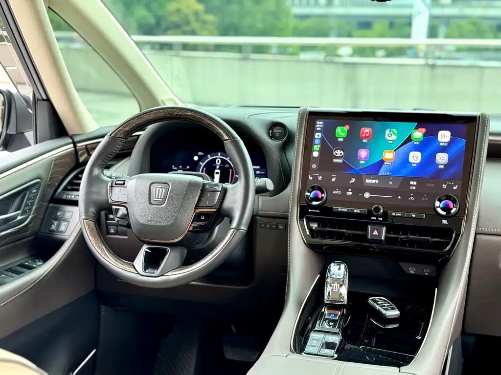 Toyota Vellfire 2025 — фото 11