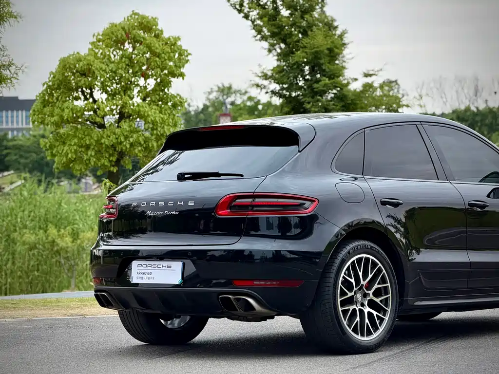 Porsche Macan 2018 — фото 20
