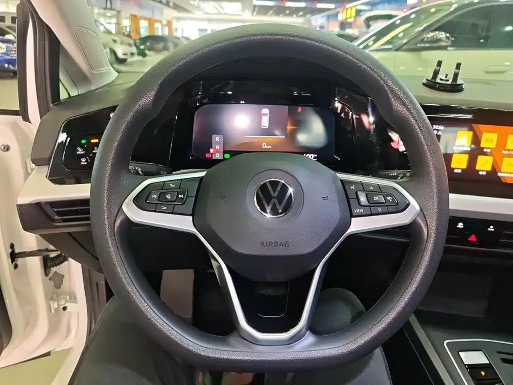 Volkswagen Golf 2023