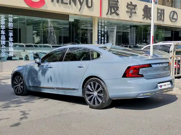 Volvo S90 2022